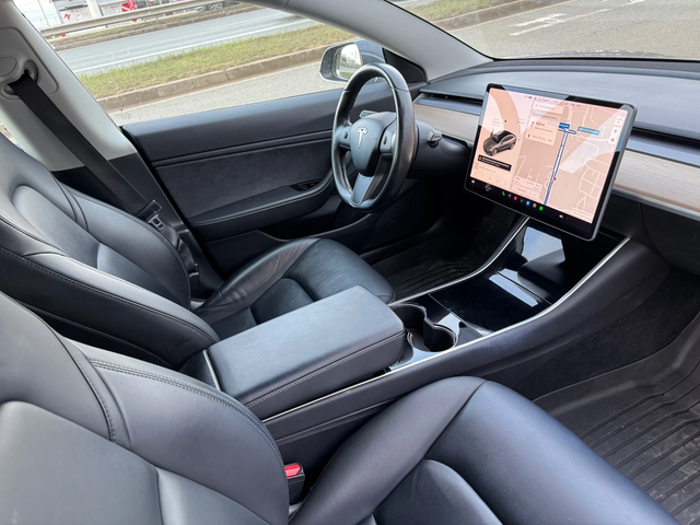 Tesla Model 3 Long Range/4x4 - автомобили, коли, обяви за нови и употребявани 3