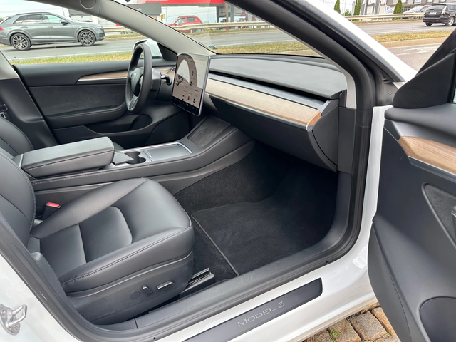 Tesla Model 3 5км, Rear-wheel drive, long range или Performance - автомобили, коли, обяви за нови и употребявани 8