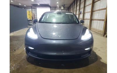 tesla-model-3 - 4