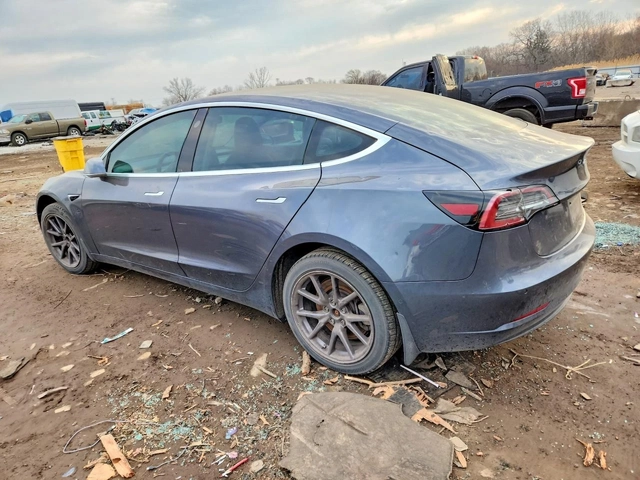 Tesla Model 3 RWD - автомобили, коли, обяви за нови и употребявани 1