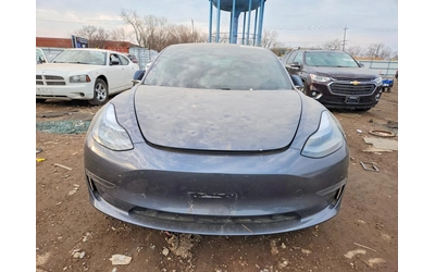 tesla-model-3 - 4
