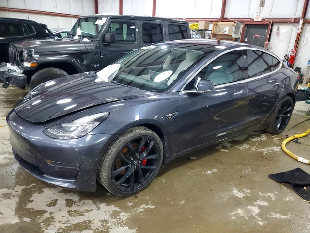 Tesla Model 3 PERFORMANCE DUAL MOTOR AWD - автомобили, коли, обяви за нови и употребявани 0