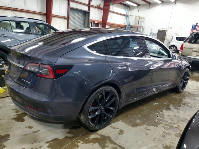 Tesla Model 3 PERFORMANCE DUAL MOTOR AWD - автомобили, коли, обяви за нови и употребявани 2