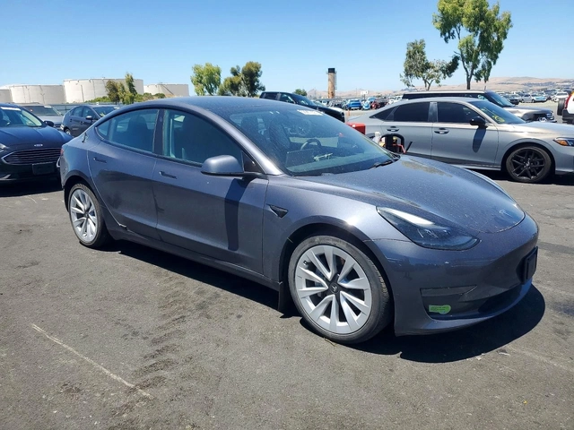 Tesla Model 3 LONG RANGE / AWD - автомобили, коли, обяви за нови и употребявани 3
