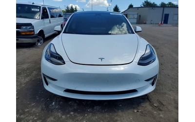 tesla-model-3 - 4