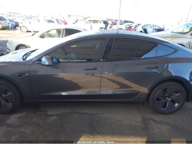 Tesla Model 3 ELECTRIC All Wheel Drive - автомобили, коли, обяви за нови и употребявани 13