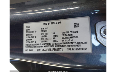 Tesla Model 3 ELECTRIC All Wheel Drive - автомобили, коли, обяви за нови и употребявани 8