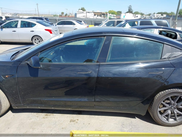 Tesla Model 3 U   U Rear Wheel Drive - автомобили, коли, обяви за нови и употребявани 13