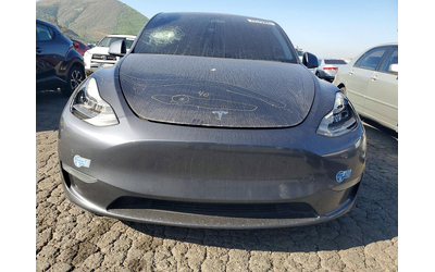 tesla-model-all-wheel-drive - 4