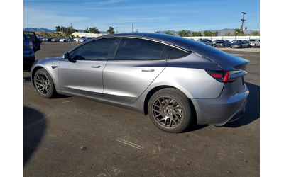 tesla-model-rear-wheel-drive - 2