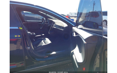 tesla-model-s-electric-all-wheel-drive - 4