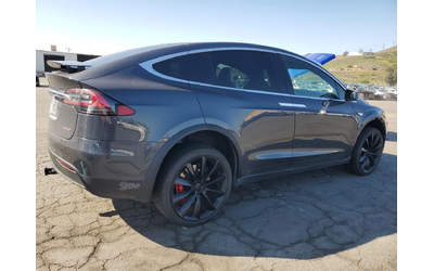 tesla-model-x - 2