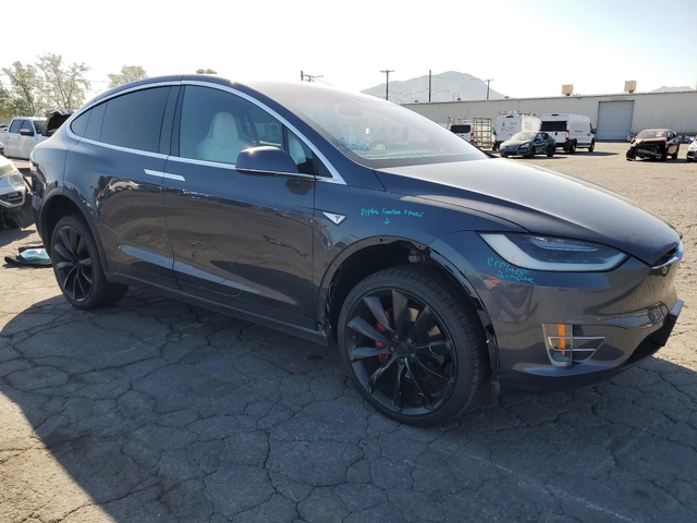Tesla Model X AWD* PANO* ПОДГРЕВ* KEYLESS - автомобили, коли, обяви за нови и употребявани 3