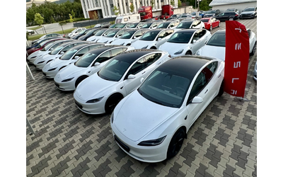 Tesla Model X 5 км./Dual Motor или  PLAID - автомобили, коли, обяви за нови и употребявани 16