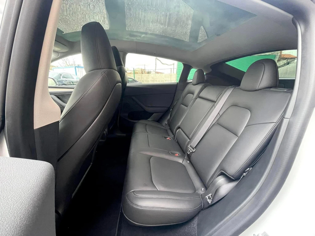 Tesla Model Y Long range* Dual motor - автомобили, коли, обяви за нови и употребявани 9