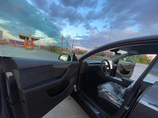 Tesla Model Y LONG RANGE НОВА - автомобили, коли, обяви за нови и употребявани 8