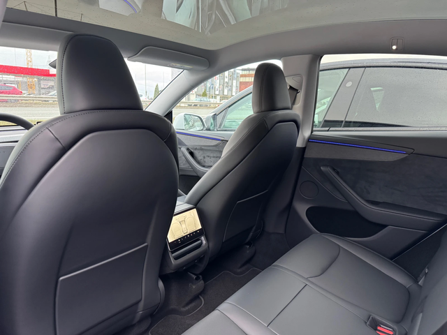 Tesla Model Y Juniper-2025\Standart, long-range 4x4 или Launch - автомобили, коли, обяви за нови и употребявани 15