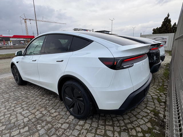 Tesla Model Y Juniper-2025\Standart, long-range 4x4 или Launch - автомобили, коли, обяви за нови и употребявани 5