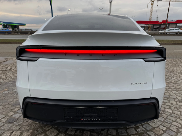 Tesla Model Y Juniper-2025\Standart, long-range 4x4 или Launch - автомобили, коли, обяви за нови и употребявани 8