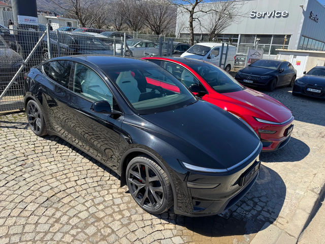 Tesla Model Y PERFOMANCE - 2026 - автомобили, коли, обяви за нови и употребявани 1