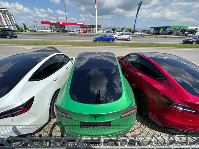 Tesla Model Y 5 км/ T A X I /350ps/60kw - автомобили, коли, обяви за нови и употребявани 12