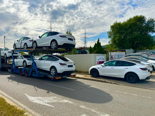 Tesla Model Y 5 км/ T A X I /350ps/60kw - автомобили, коли, обяви за нови и употребявани 16