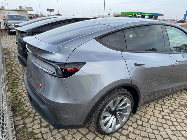 Tesla Model Y Juniper-2025\Standart, long-range 4x4 или Launch - автомобили, коли, обяви за нови и употребявани 4