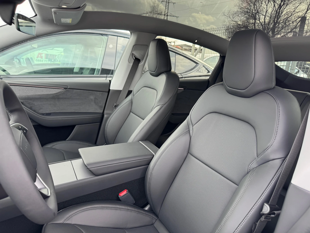 Tesla Model Y Juniper-2025\Standart, long-range 4x4 или Launch - автомобили, коли, обяви за нови и употребявани 8