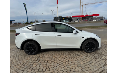 tesla-model-y - 4