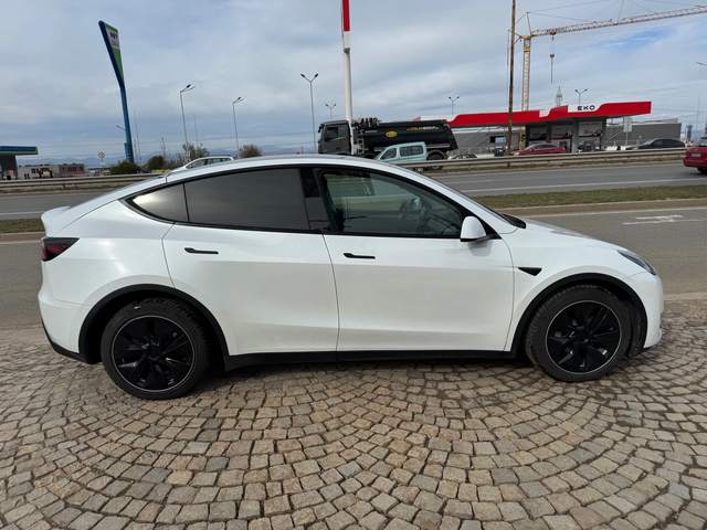 Tesla Model Y Long Range/4x4 - автомобили, коли, обяви за нови и употребявани 4