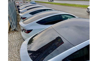 Tesla Model Y Dual Motor - автомобили, коли, обяви за нови и употребявани 7