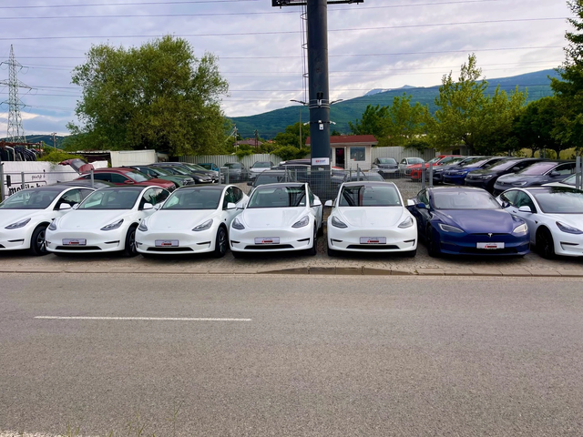 Tesla Model Y Dual Motor - автомобили, коли, обяви за нови и употребявани 9