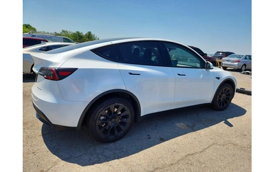 tesla-model-y - 2