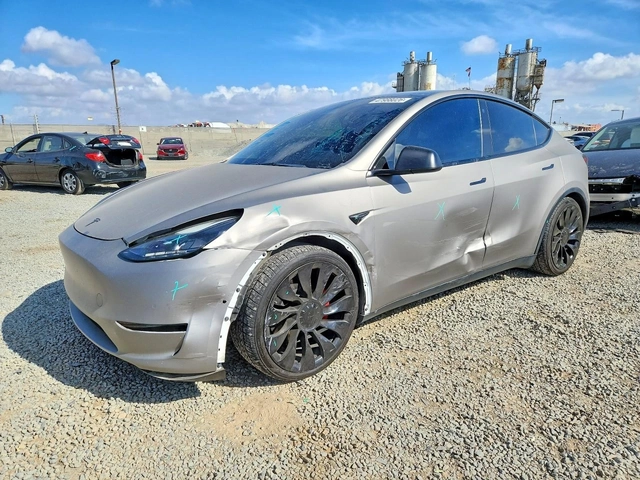 Tesla Model Y PERFORMANCE DUAL MOTOR AWD ТЕРМОПОМПА* - автомобили, коли, обяви за нови и употребявани 2