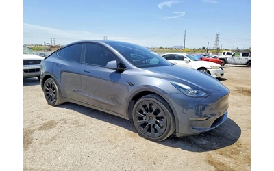 tesla-model-y - 0