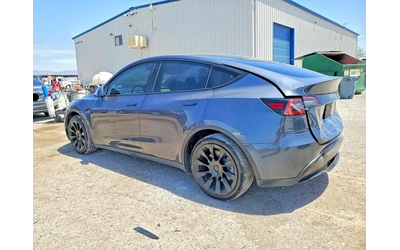 tesla-model-y - 2