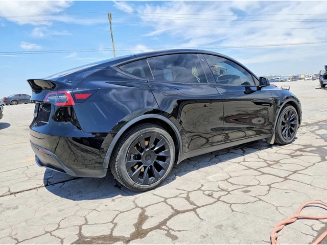 Tesla Model Y 4х4* Dual motor* Long Range* - автомобили, коли, обяви за нови и употребявани 2