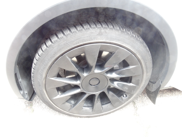 Tesla Model Y DUAI  MOTOR-4X4 - автомобили, коли, обяви за нови и употребявани 16