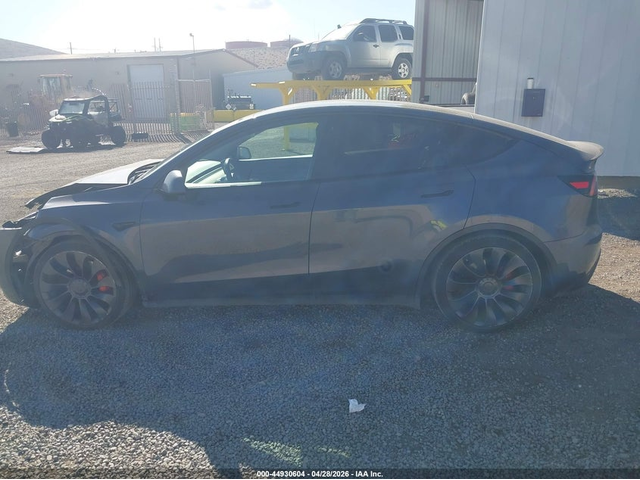 Tesla Model Y ELECTRIC All Wheel Drive - автомобили, коли, обяви за нови и употребявани 13
