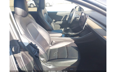 tesla-model-y-electric-all-wheel-drive - 4