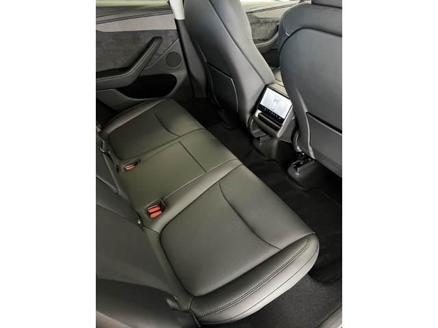 Tesla Model Y Juniper Long Range Dual AWD 01/2026 - автомобили, коли, обяви за нови и употребявани 12