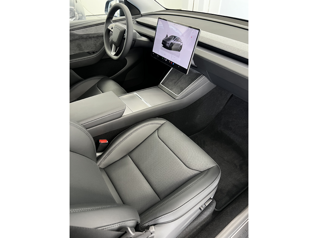 Tesla Model Y Juniper Long Range Dual AWD 01/2026 - автомобили, коли, обяви за нови и употребявани 9