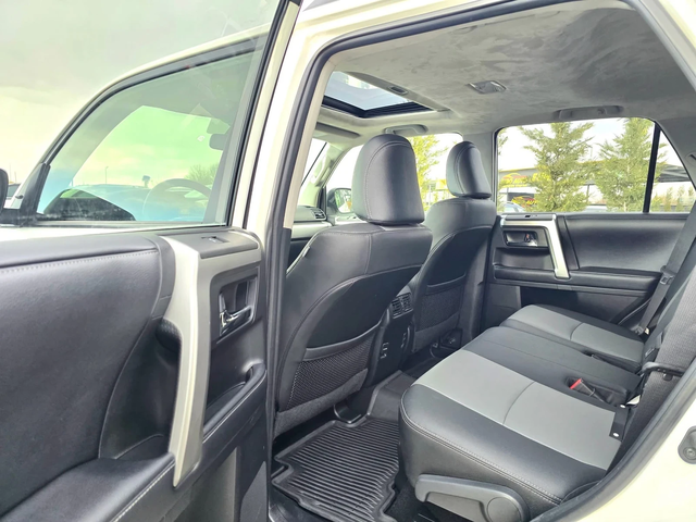 Toyota 4runner 4.0I 4X4 НАПЪЛНО ОБСЛУЖЕН 20000ХИЛ КМ ЛИЗИНГ 100% - автомобили, коли, обяви за нови и употребявани 16