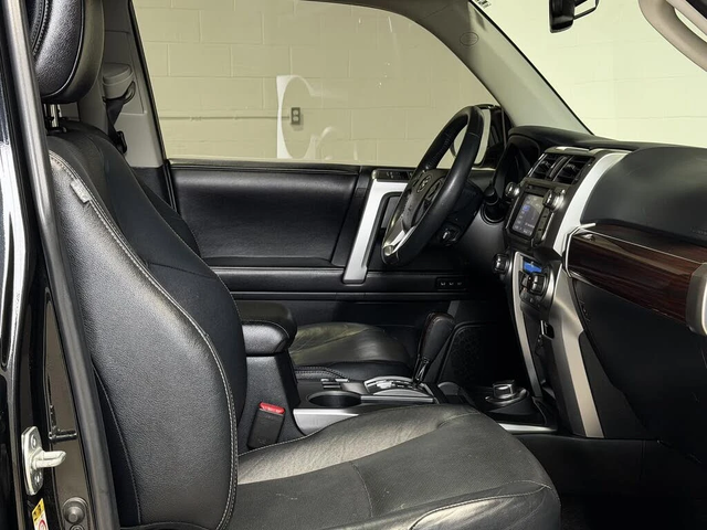 Toyota 4runner 4.0* V6* ПОДГРЕВ* КАМЕРА* КЕЙЛЕС* LANE* ASSIST - автомобили, коли, обяви за нови и употребявани 10