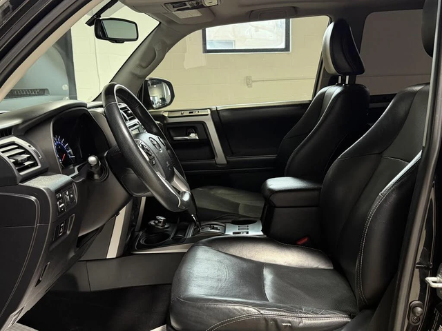 Toyota 4runner 4.0* V6* ПОДГРЕВ* КАМЕРА* КЕЙЛЕС* LANE* ASSIST - автомобили, коли, обяви за нови и употребявани 9