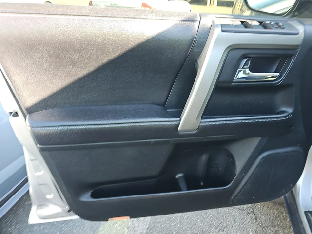 Toyota 4runner 4.0* V6* ПОДГРЕВ* КАМЕРА* КЕЙЛЕС* LANE* ASSIST - автомобили, коли, обяви за нови и употребявани 6