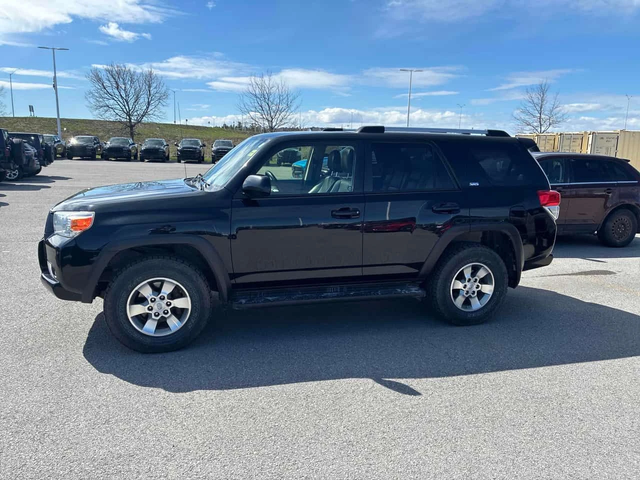 Toyota 4runner | SR5 | PANO | CARFAX - автомобили, коли, обяви за нови и употребявани 1