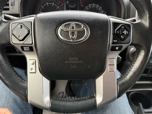 Toyota 4Runner 4x4 | SR5| Navigation/Leather/Sunroof/Rear Camera - автомобили, коли, обяви за нови и употребявани 11