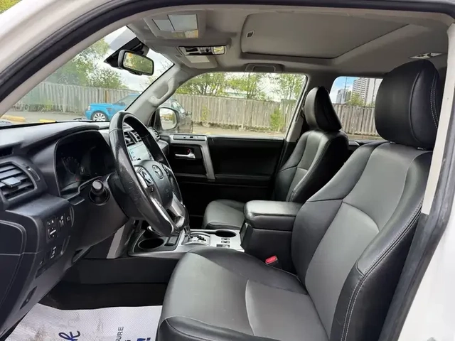 Toyota 4runner 4x4 | SR5| Navigation/Leather/Sunroof/Rear Camera - автомобили, коли, обяви за нови и употребявани 13