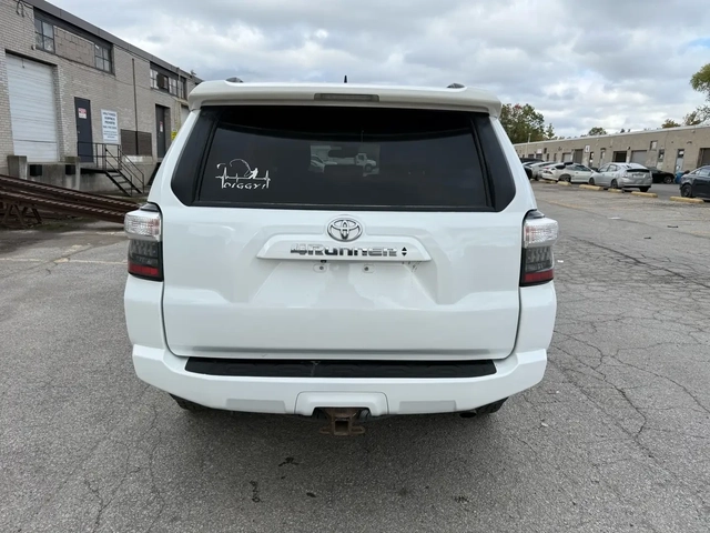 Toyota 4runner 4x4 | SR5| Navigation/Leather/Sunroof/Rear Camera - автомобили, коли, обяви за нови и употребявани 8